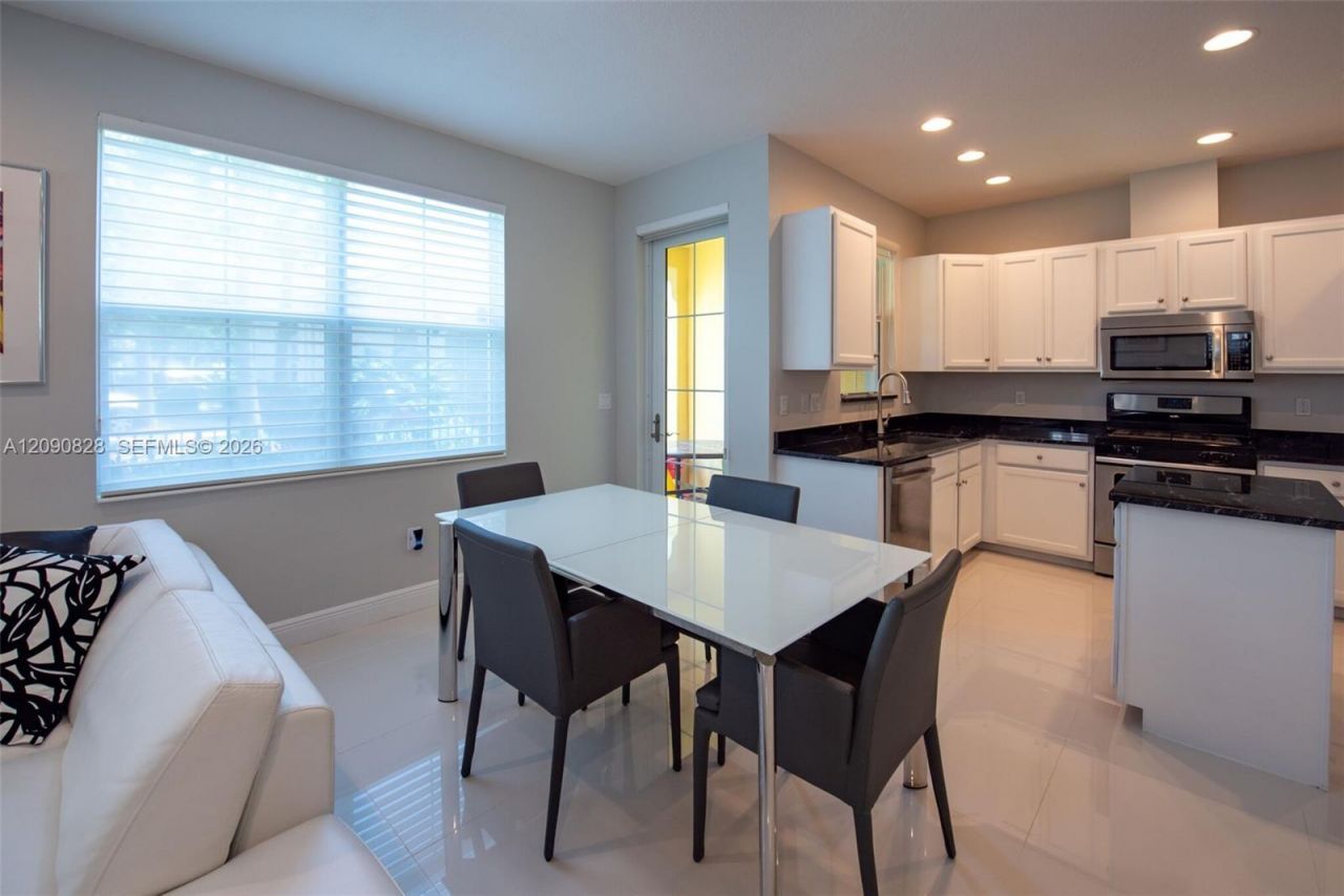 12410 NW 33rd St, Sunrise, FL 33323 Photo