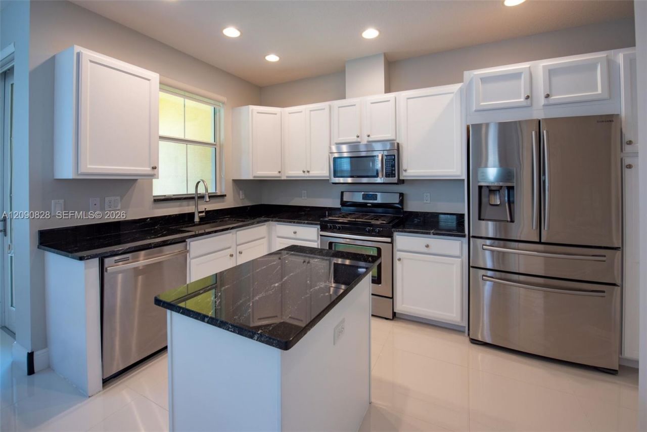 12410 NW 33rd St, Sunrise, FL 33323 Photo
