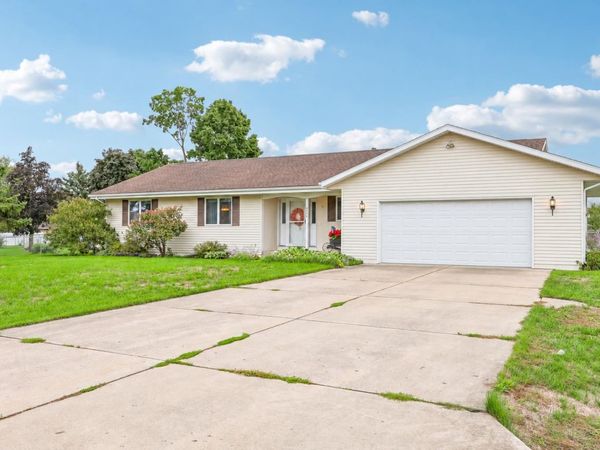720 E Holly Road, Beloit, WI 53511