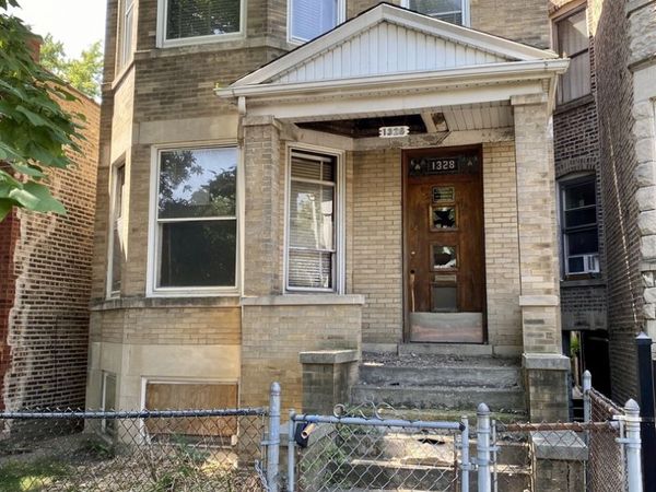 1328 N Avers Avenue , Chicago, IL 60651
