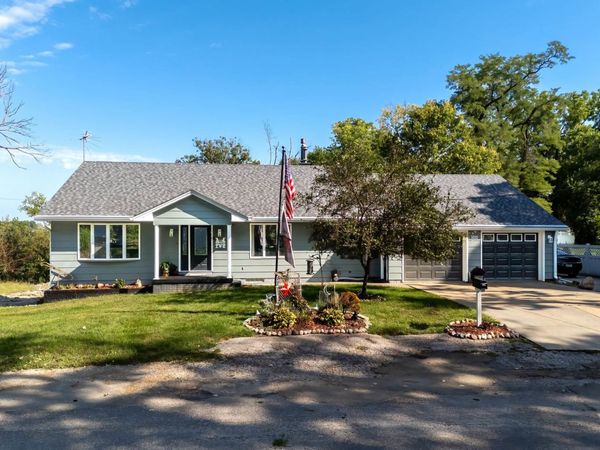 3818 Hobson Avenue , Davenport, IA 52802