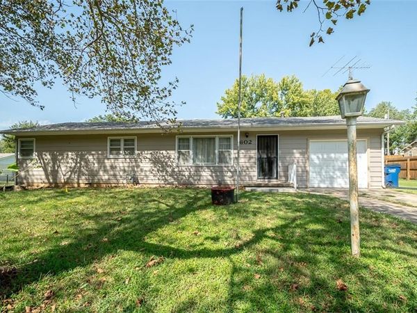 602 Warren Street, Oskaloosa, KS 66066