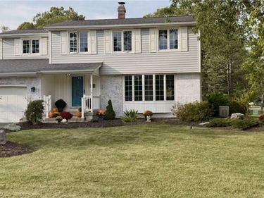63 Butternut Circle, Orchard Park, NY 14127