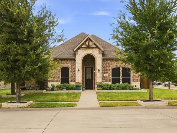 1612 Tyler Street , Waxahachie, TX 75165
