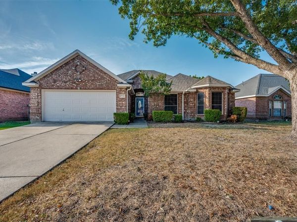 3724 Longstraw Drive, Fort Worth, TX 76137