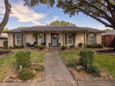 10945 Middle Knoll Drive, Dallas, TX 75238