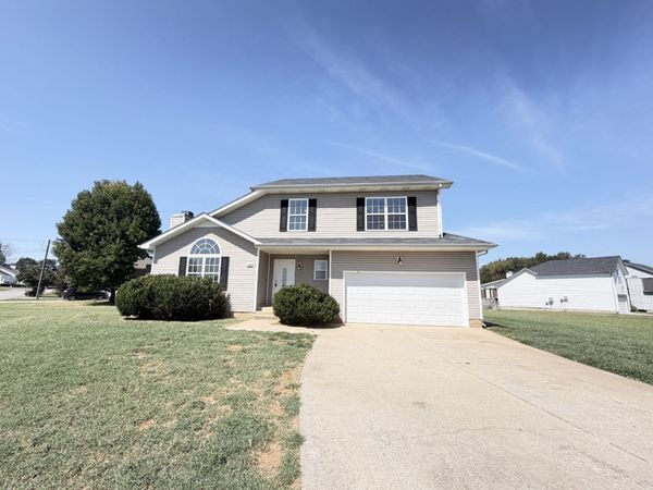 3782 Man O War Blvd , Clarksville, TN 37042