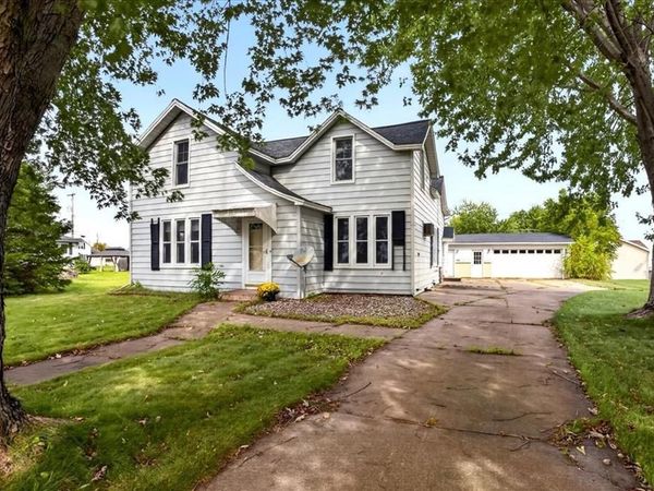 113 W Lincoln Avenue, Fall Creek, WI 54742