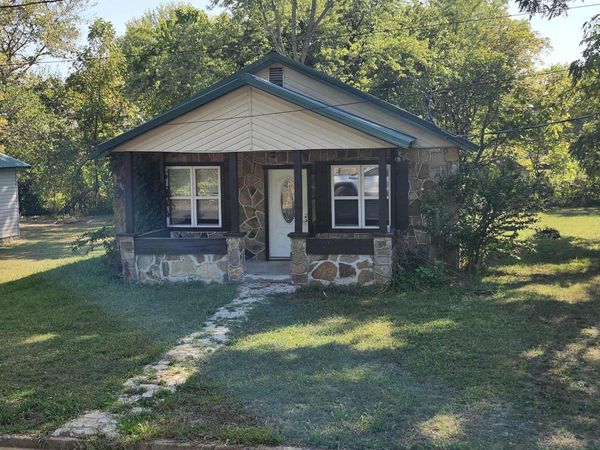 308 S High Street , Mountain Grove, MO 65711