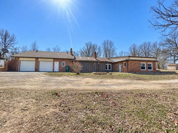 3894 Girlstown Road , Mountain Grove, MO 65711