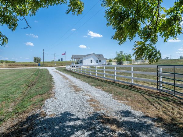 1584 E 517th Road , Brighton, MO 65617