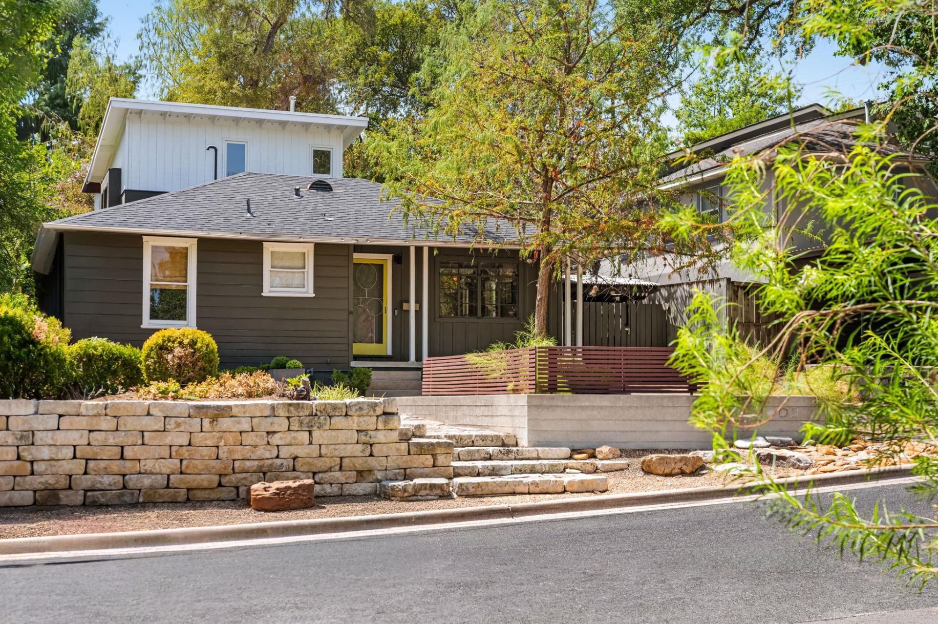 1001 Daniel Dr, Austin, TX 78704 Main Photo
