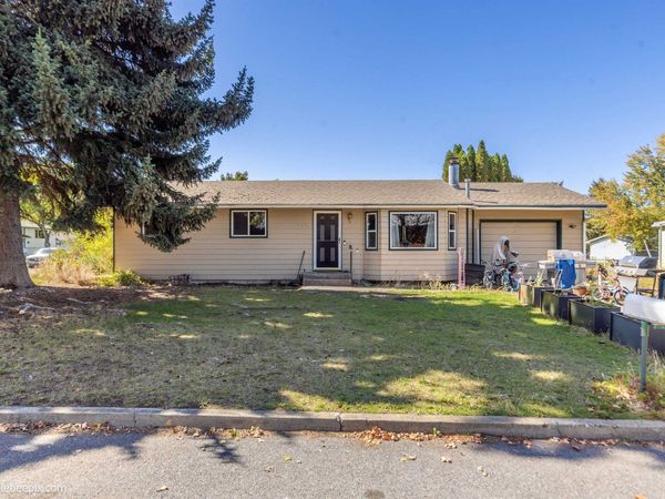 105 N Holiday Rd, Spokane Valley, WA 99016