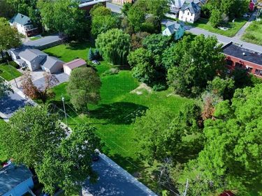 1324 Michigan Avenue , Niagara Falls, NY 14305