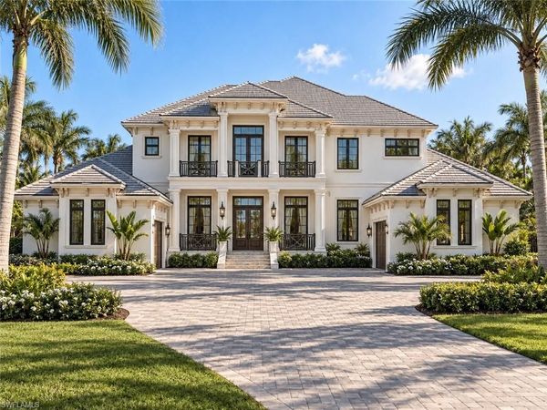 2401 Coach House LN, NAPLES, FL 34105