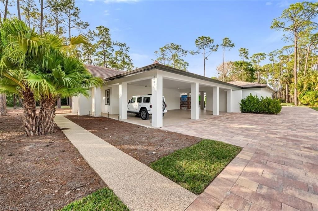 2401 Coach House Ln, Naples, FL 34105 Photo