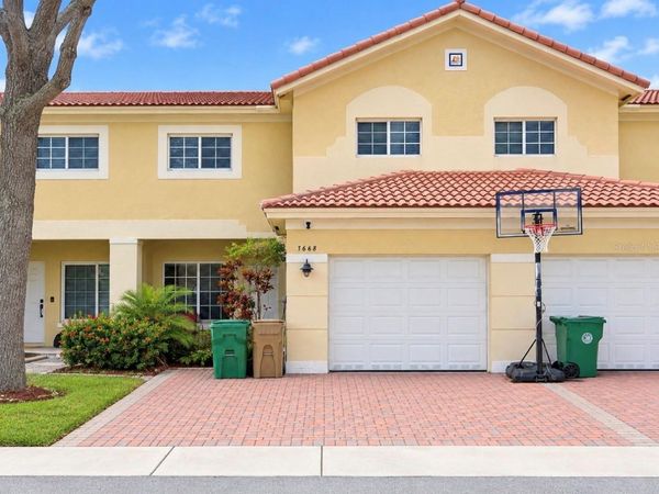 7668 S STONECREEK CIRCLE , HOLLYWOOD, FL 33024