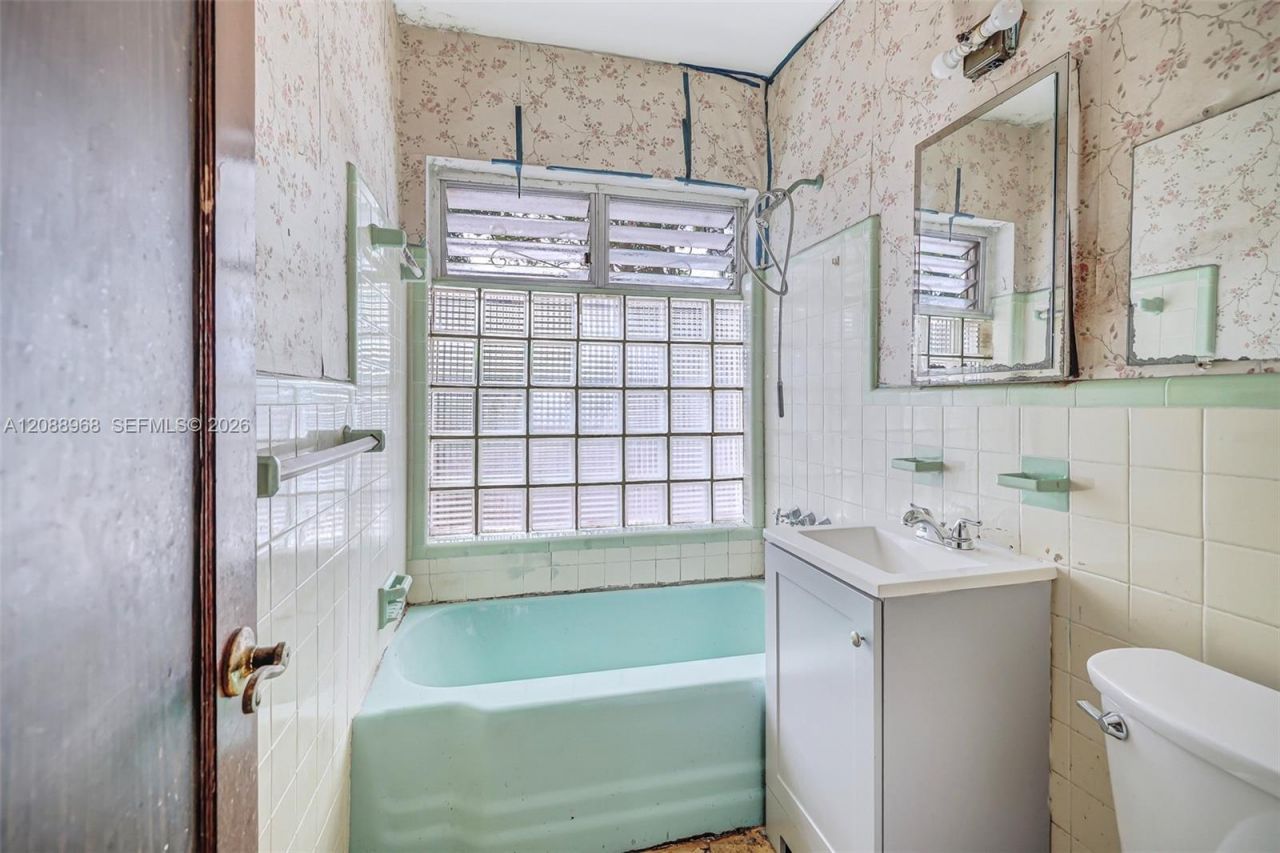 340 NW 128th St, North Miami, FL 33168 Photo