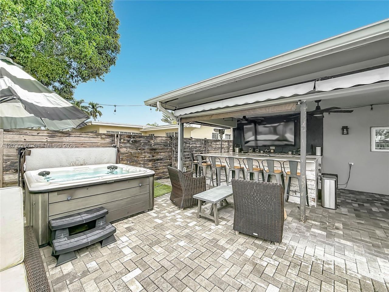 1150 NW 86th Ter, Pembroke Pines, FL 33024 Photo