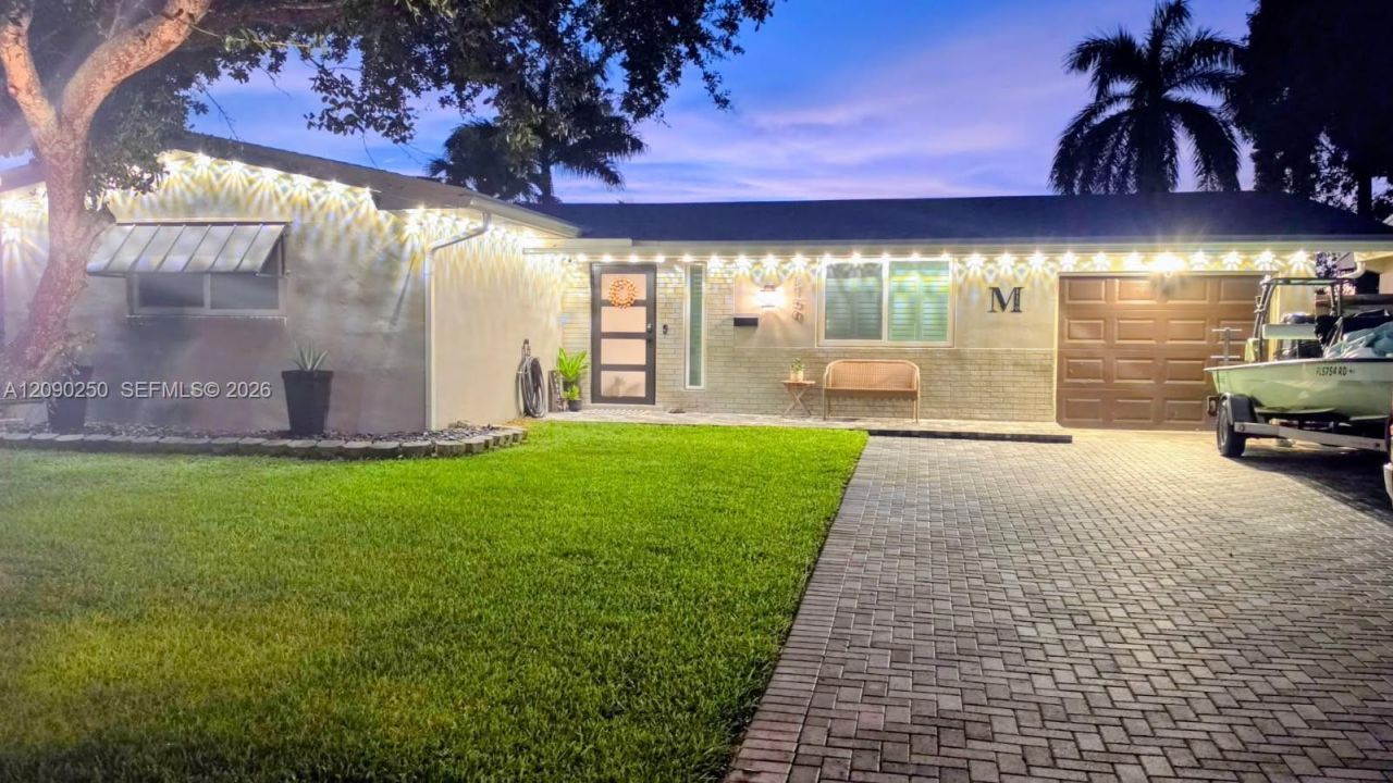 1150 NW 86th Ter, Pembroke Pines, FL 33024 Photo