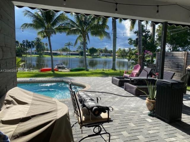 1150 NW 86th Ter, Pembroke Pines, FL 33024 Photo