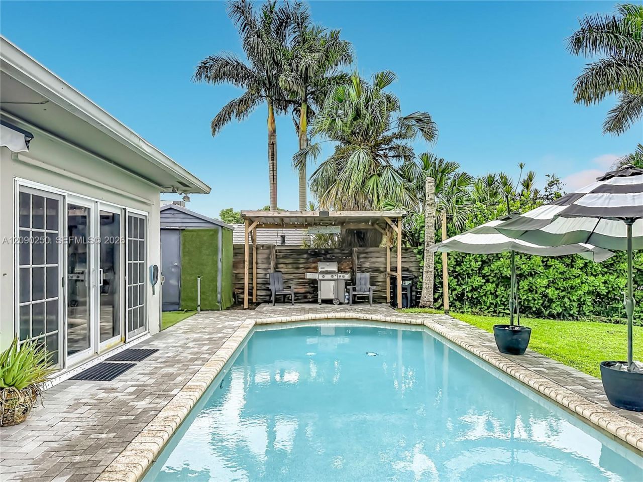1150 NW 86th Ter, Pembroke Pines, FL 33024 Photo
