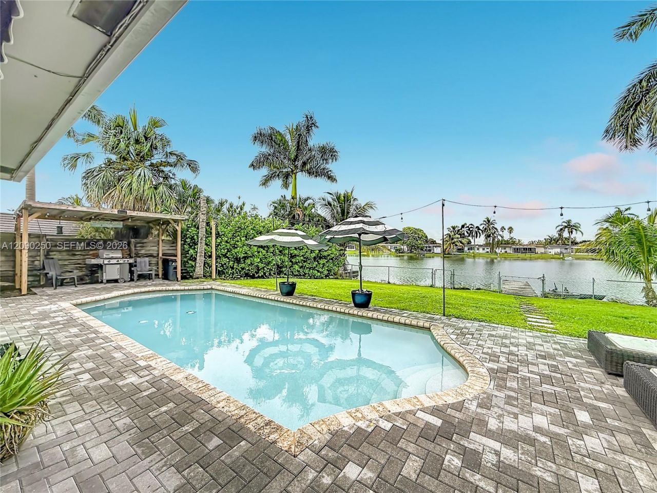 1150 NW 86th Ter, Pembroke Pines, FL 33024 Photo