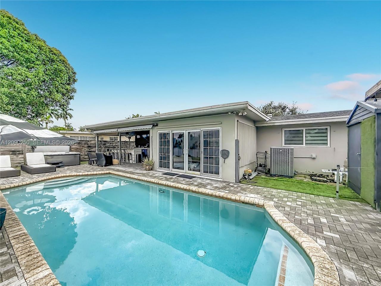 1150 NW 86th Ter, Pembroke Pines, FL 33024 Photo