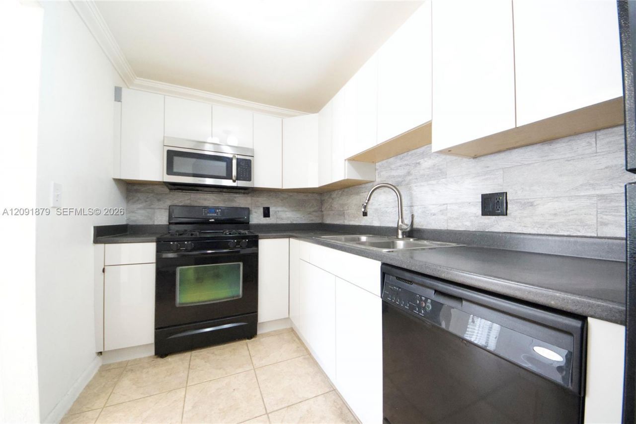 6900 N Kendall Dr, Unit A209, Pinecrest, FL 33156 Photo