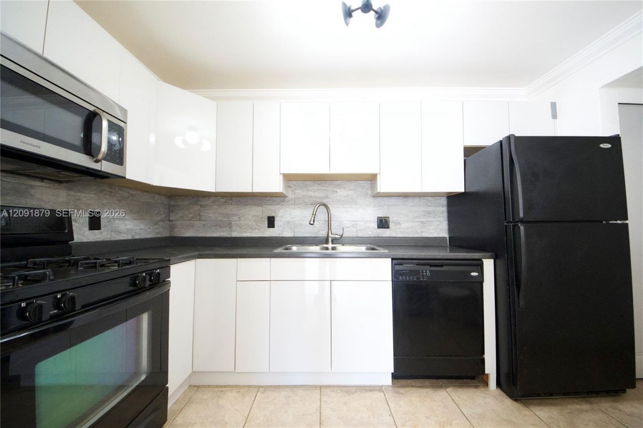 6900 N Kendall Dr, Unit A209, Pinecrest, FL 33156 Photo