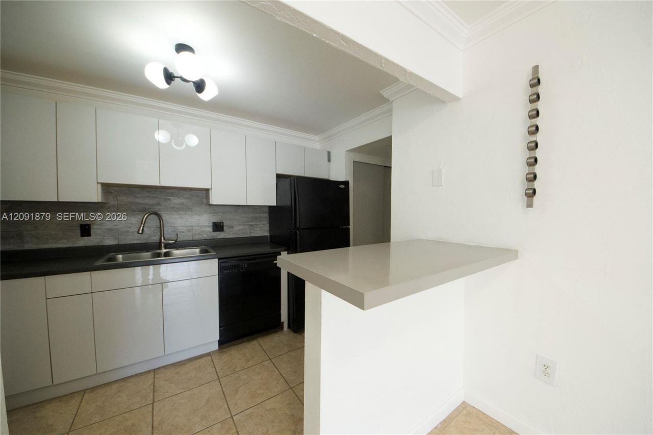 6900 N Kendall Dr, Unit A209, Pinecrest, FL 33156 Photo
