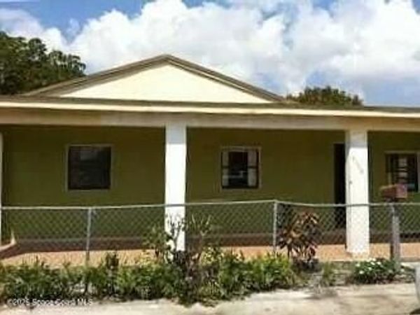 4288 E 10th Avenue , Hialeah, FL 33012