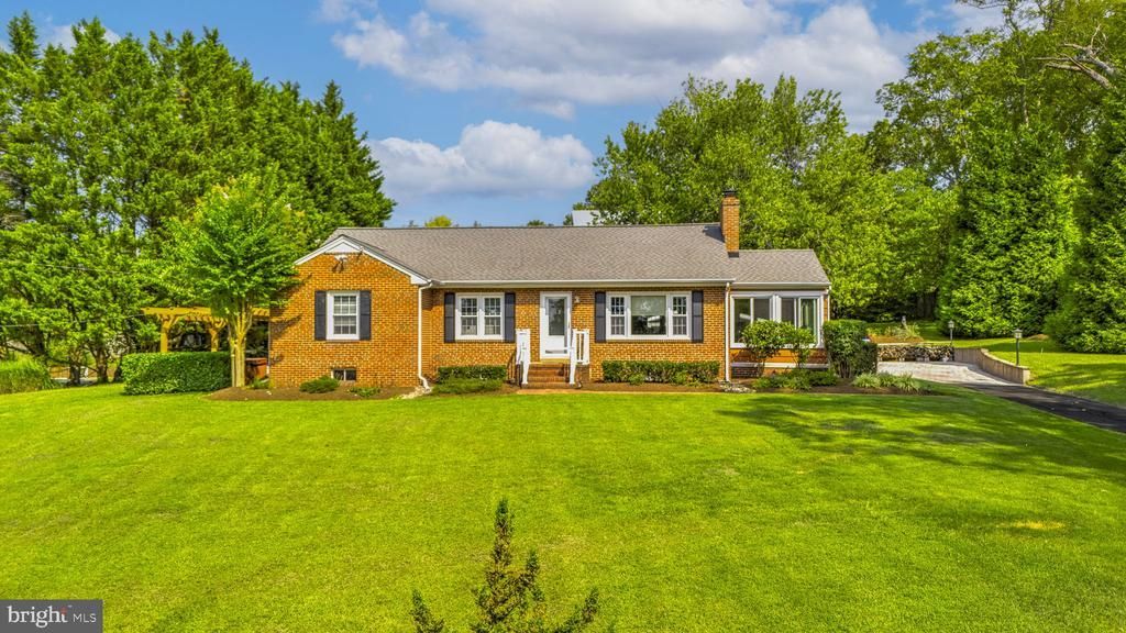 424 MARLBORO ROAD , LOTHIAN, MD 20711