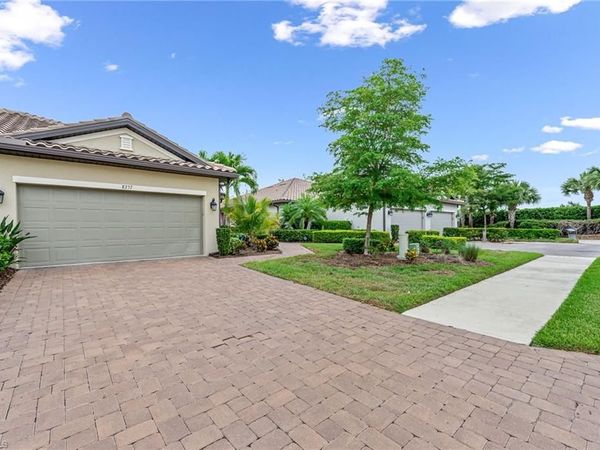 8257 Lucello TER W, NAPLES, FL 34114