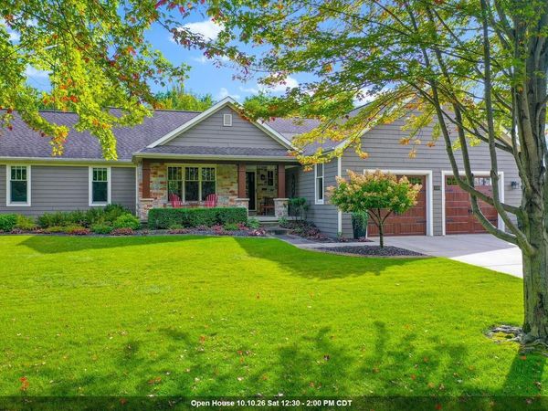1000 CROWN POINTE CIRCLE, Suamico, WI 54173