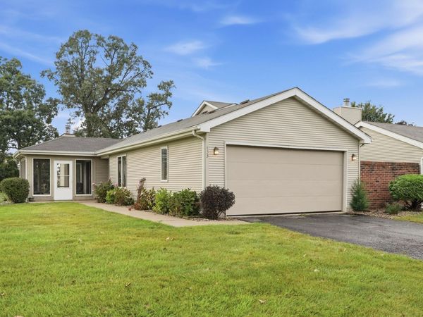 433 Deerpath Drive W , Schererville, IN 46375