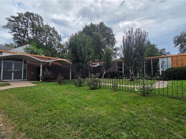 1115 E 65th Street, Kansas City, MO 64131