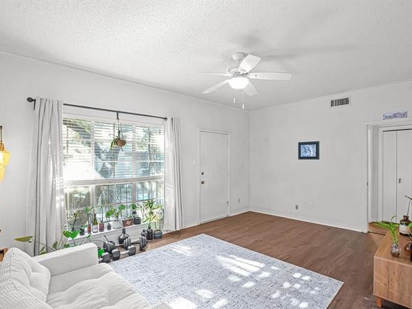 4438 Harlanwood Drive , Unit 211, Fort Worth, TX 76109