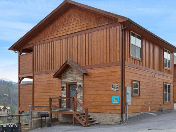 4541 Shangrila Way , Sevierville, TN 37876