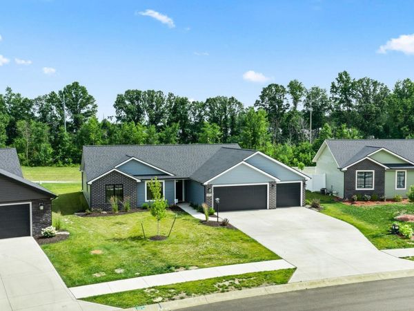 884 Lagonda Trail, Fort Wayne, IN 46818