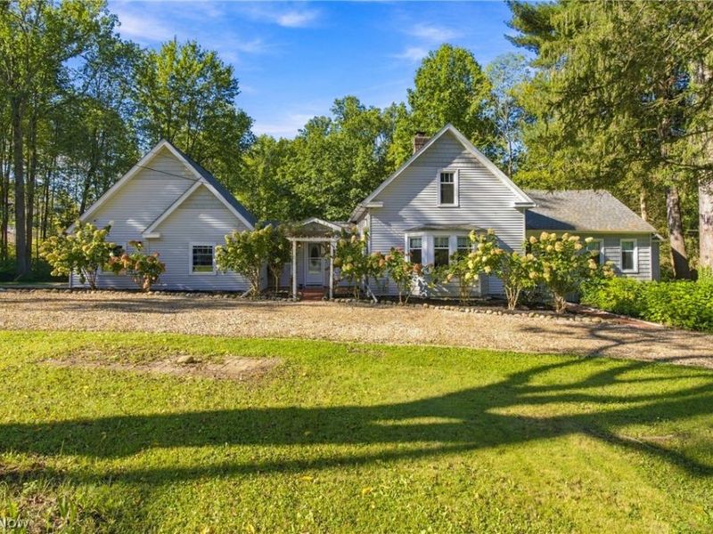 8145 Chagrin Road, Chagrin Falls, OH 44023 Photo 1