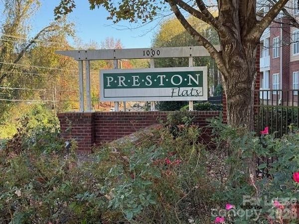 1000 E Woodlawn Road E, Unit 303, Charlotte, NC 28209