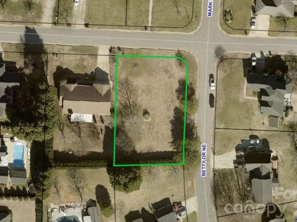3736 Steve Ikerd Drive NE, Hickory, NC 28601