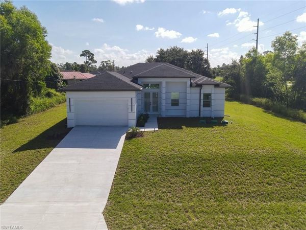 100 Denis AVE N, LEHIGH ACRES, FL 33971