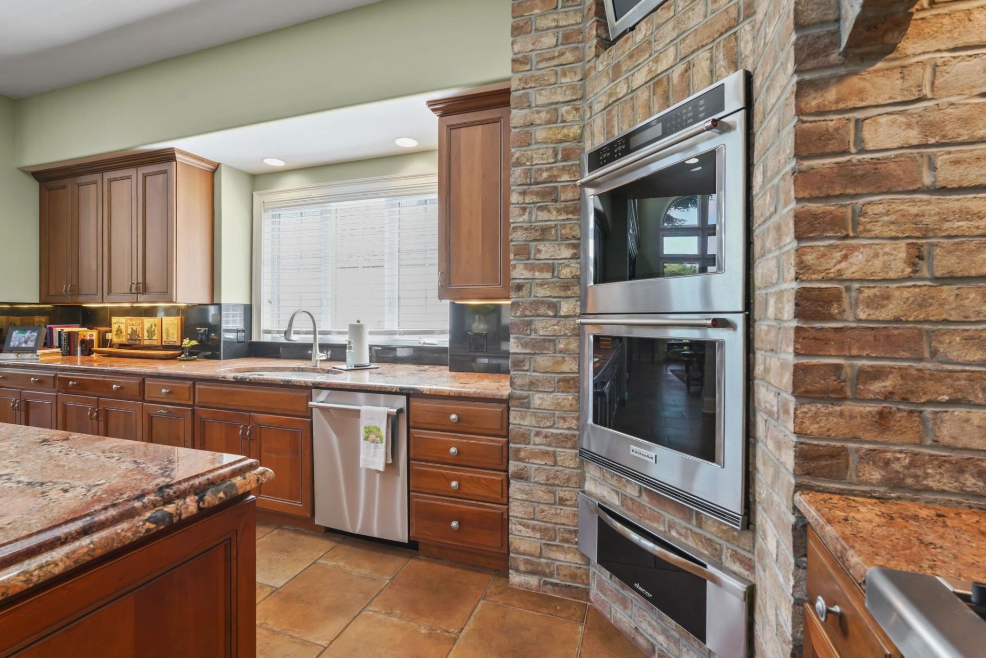 921 Morrall Dr. Photo 7