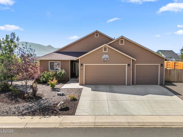 135 Cambridge Drive, Dayton, NV 89403