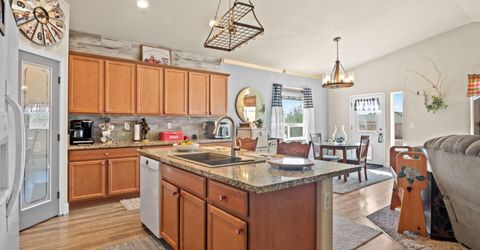 135 Cambridge Drive, Dayton, NV 89403 Photo
