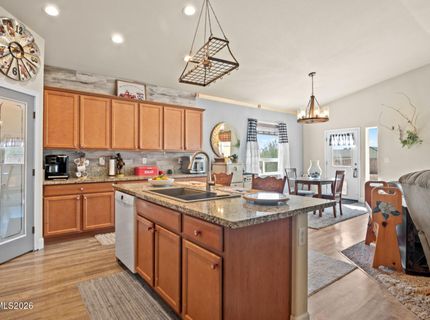 135 Cambridge Drive, Dayton, NV 89403 Photo