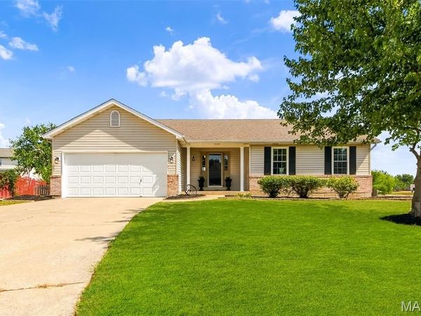 7 Town Cryer Court , O'Fallon, MO 63366
