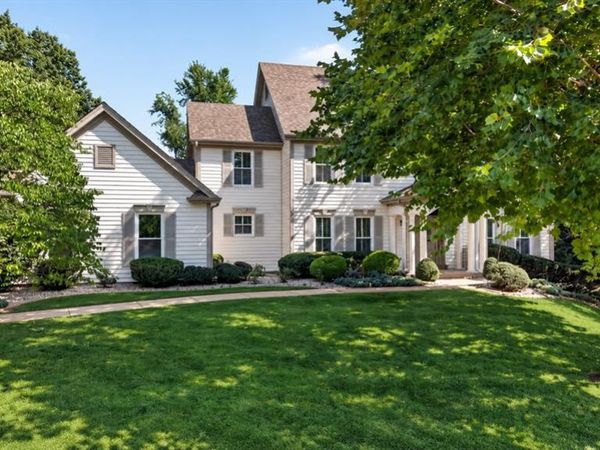 17619 Bridgeway Drive, Chesterfield, MO 63005